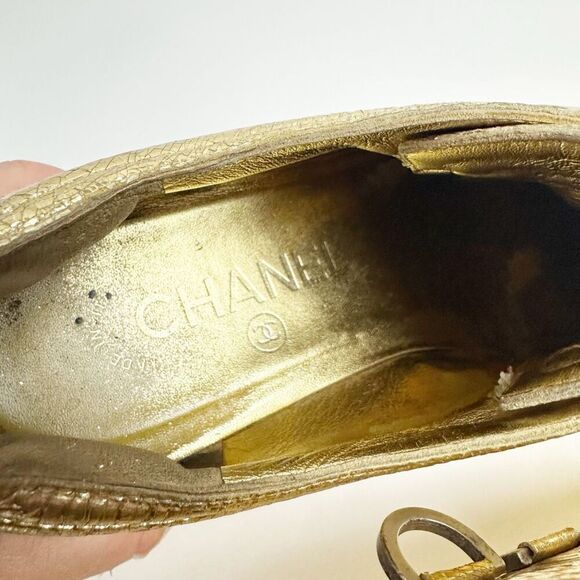 CHANEL Gold Flats Luxurious Loafers - Picture 12 of 13